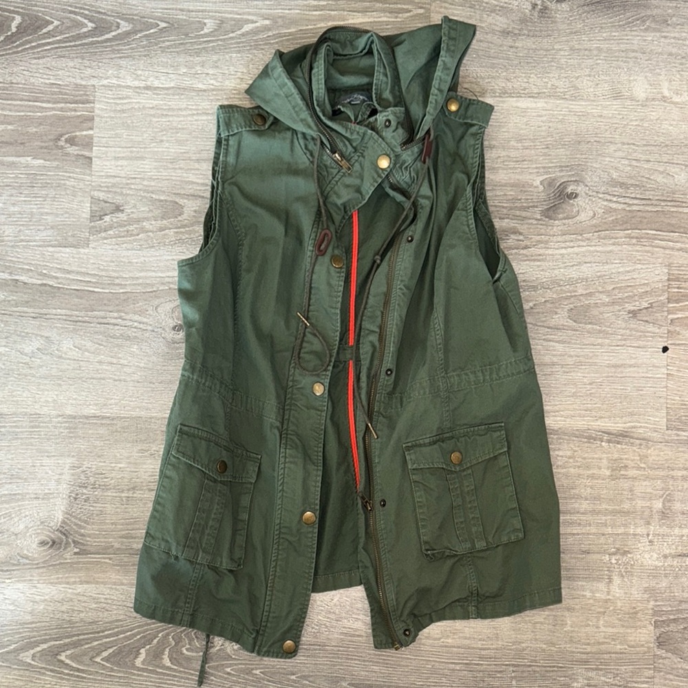 Market and Spruce Army Vest